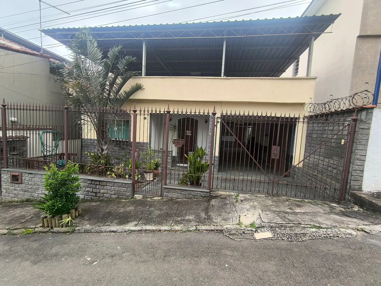 Casa 3 quartos, 2 suítes 