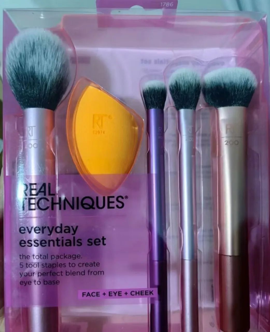 Kit Real Techniques Everyday Essentials (5 Produtos)
