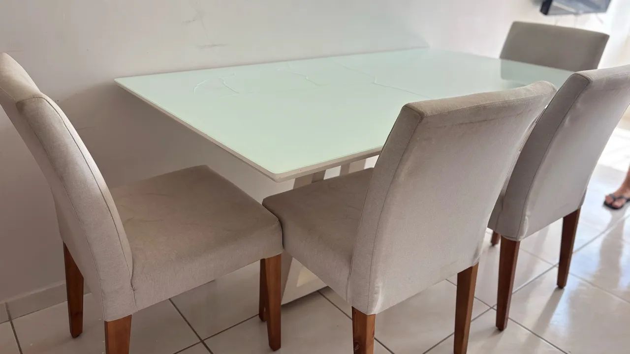 Mesa de Jantar com 4 cadeiras URGENTE  - Foto 2