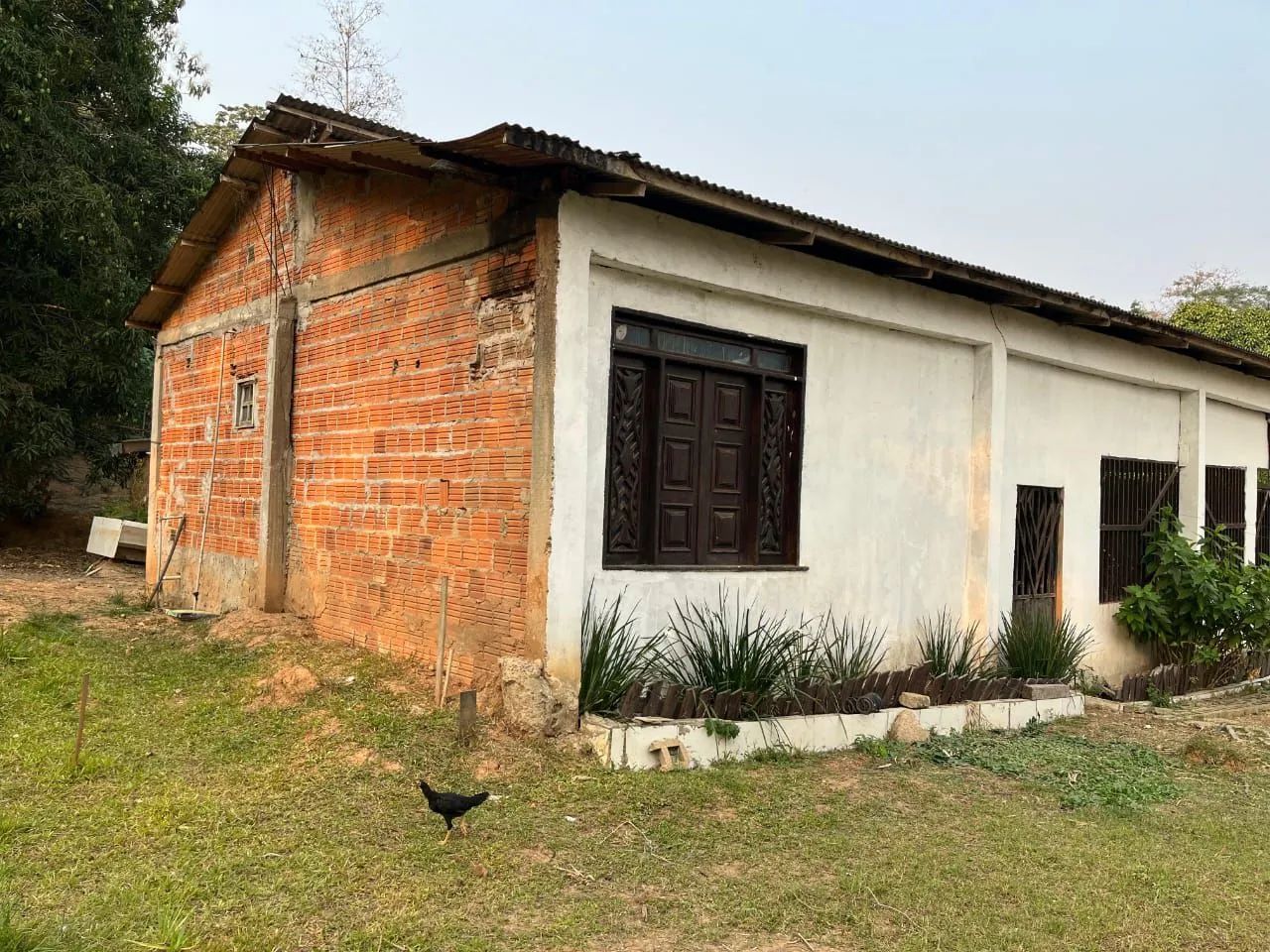 Vende-se ou troca por carro  ou chácara  - Foto 3