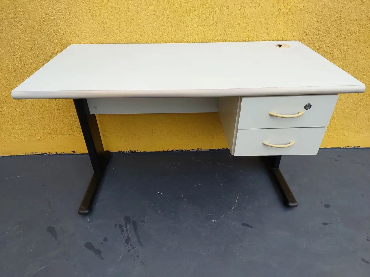 Mesa escritório com 2 gavetas  - Foto 4