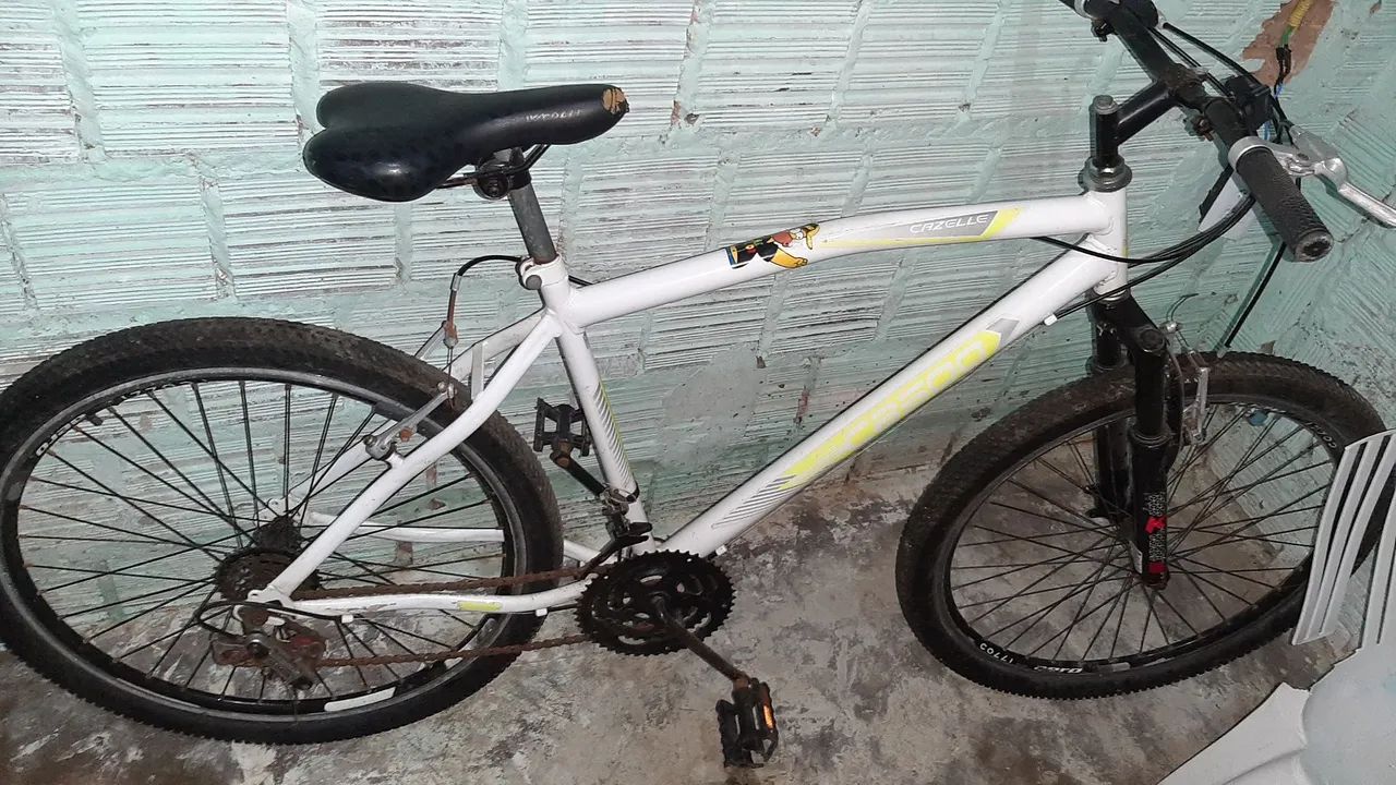 Vendo uma bike aro 26 semi nova