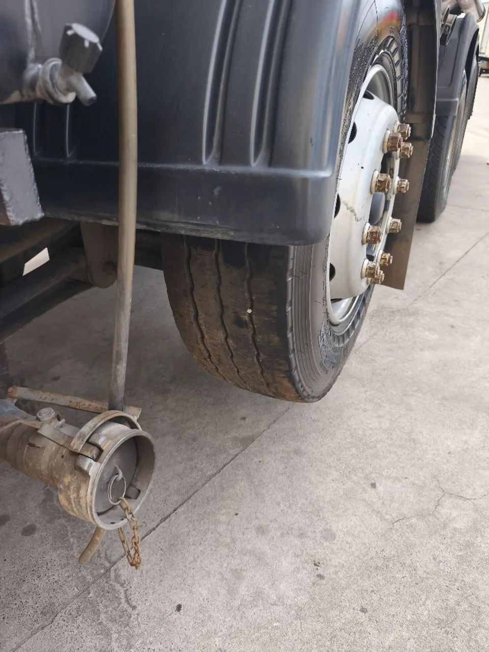 Volvo vm 270 bi truck tanque - Foto 8