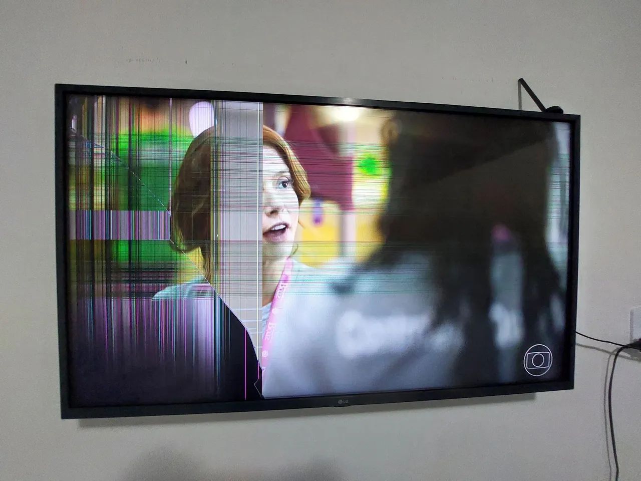 TV LG 43LM6300PSB TELA DANIFICADA  - Foto 2