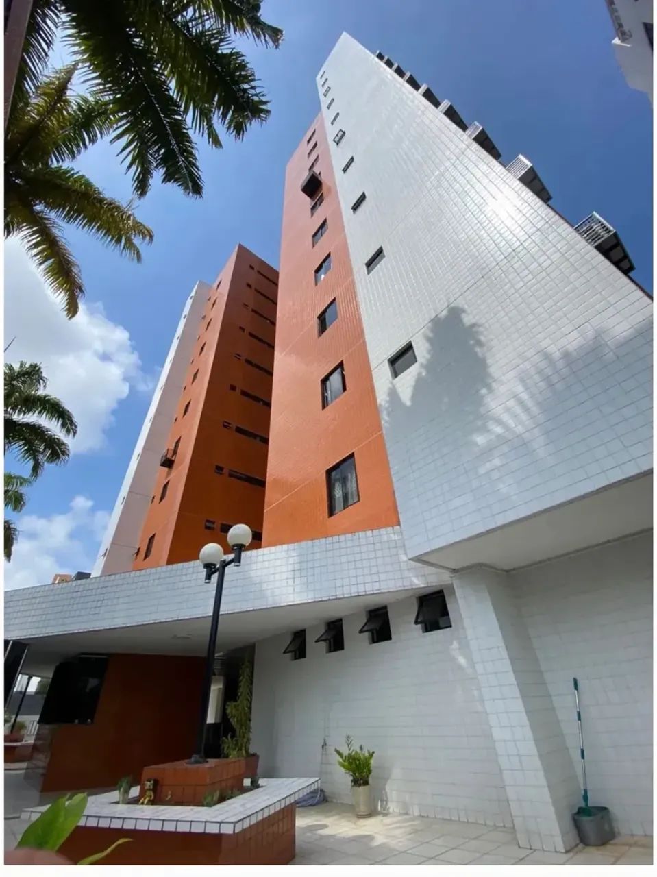ALUGA-SE APTO COM 3 QUARTOS EM MIRAMAR MOBILIADO - Foto 2