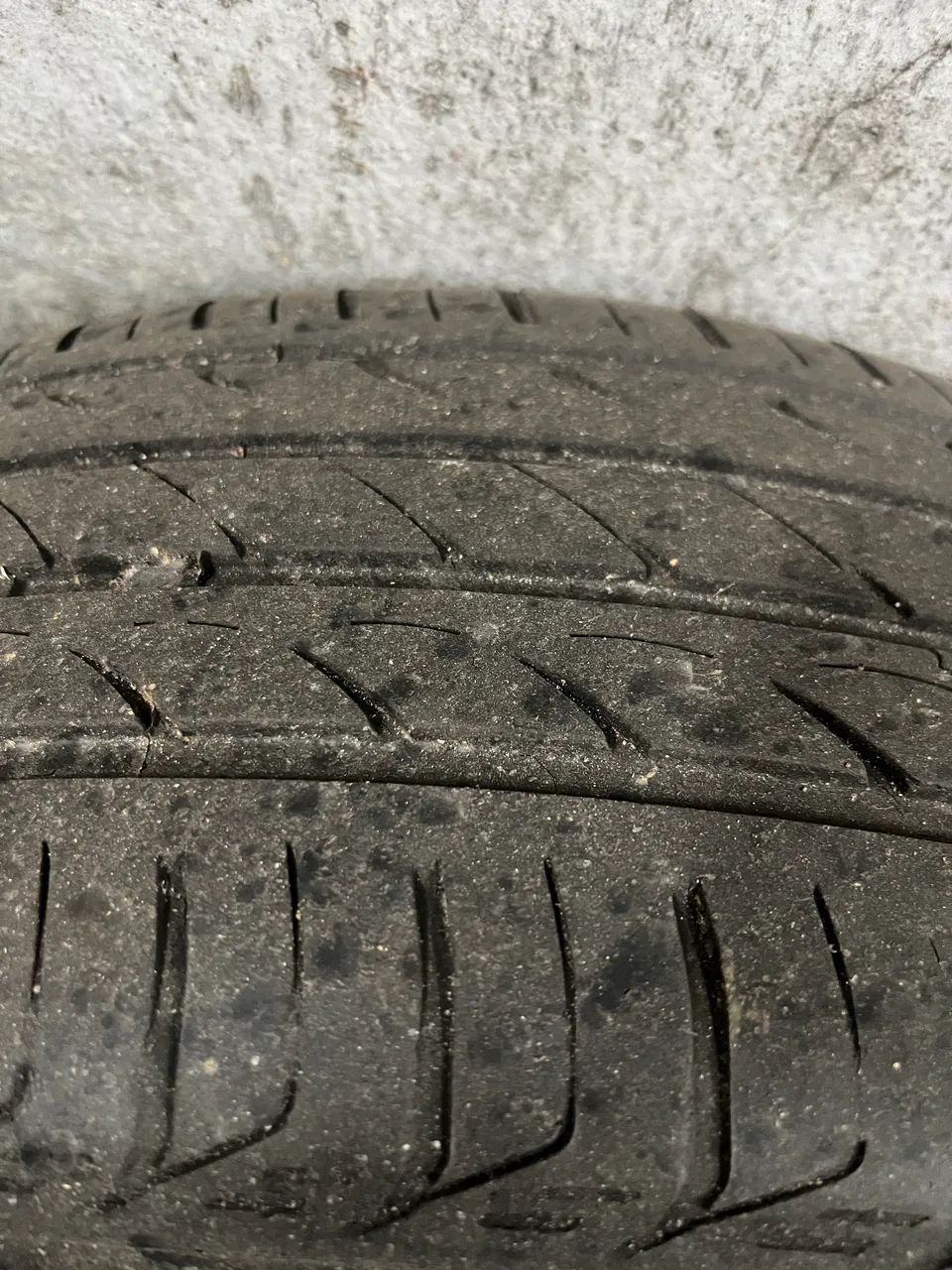 Vendo roda 18 com pneu - Foto 2