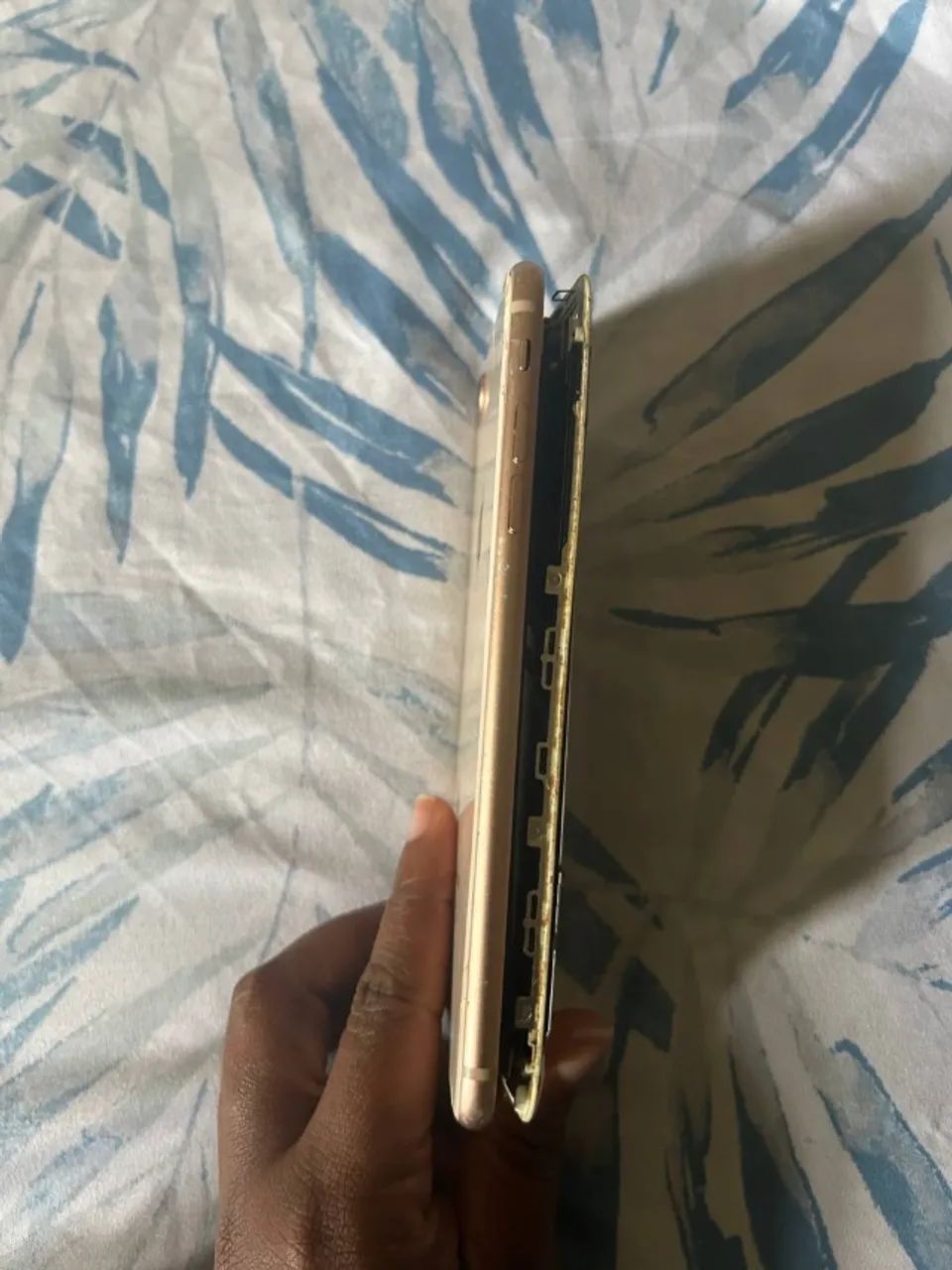 Celular iphone 8plus quebrado
