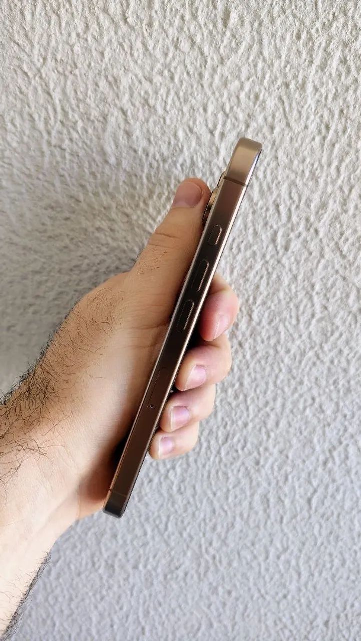 iPhone 16 pro - Foto 3
