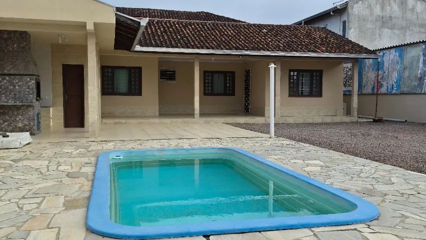 Casa ampla com Piscina em Itapoá - Foto 2