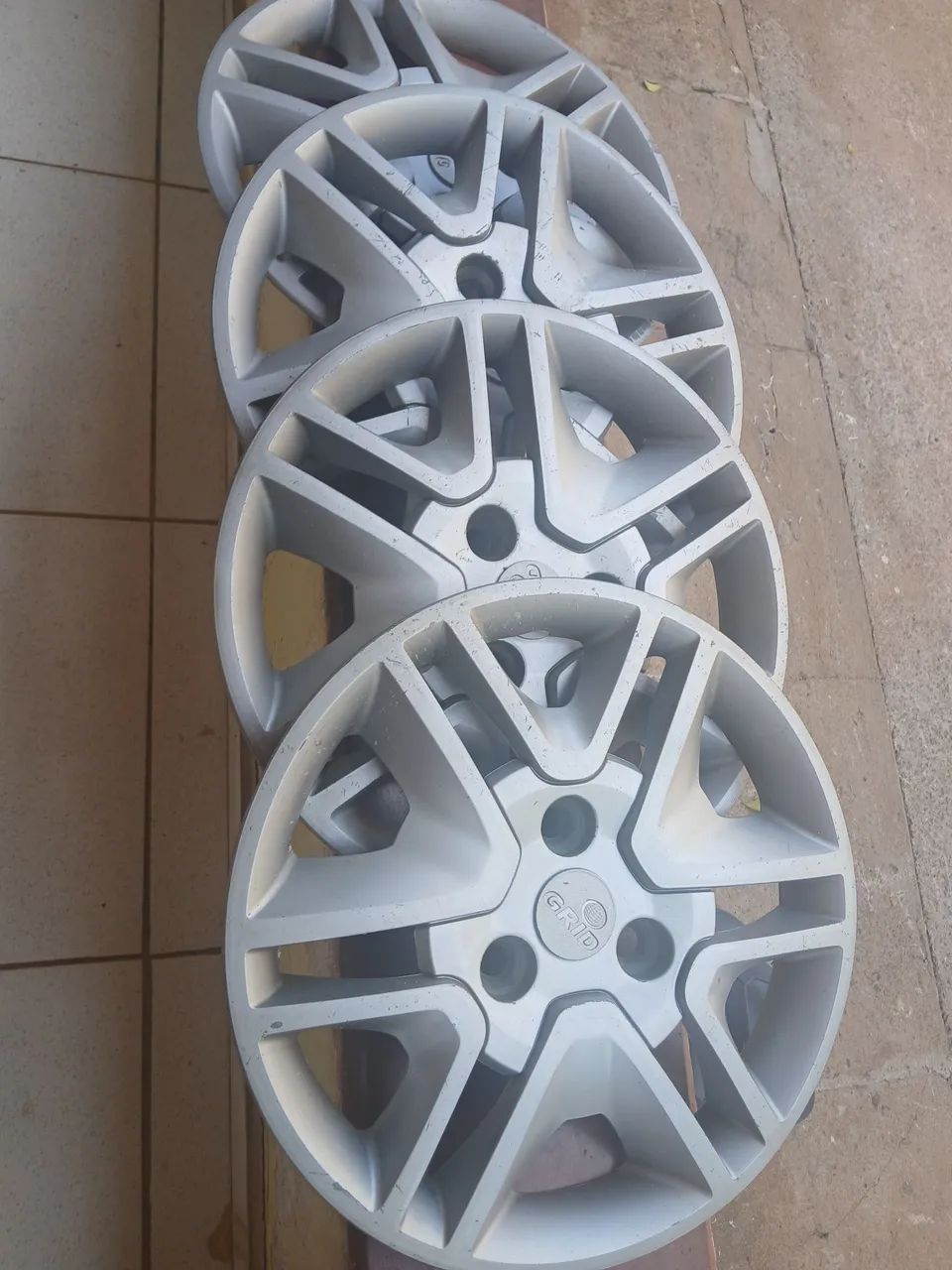 Calotas Kwid 