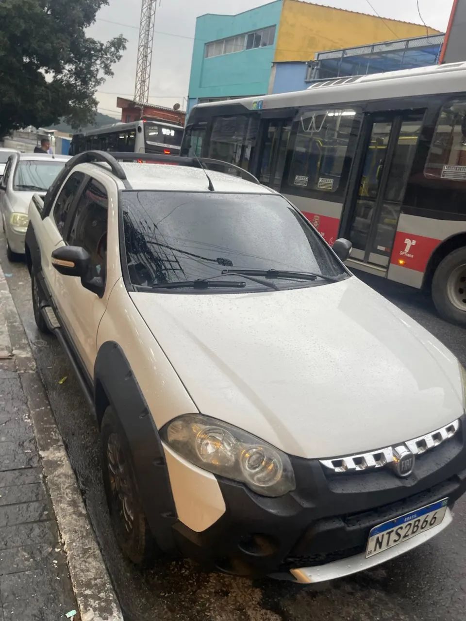 Fiat Strada Adventure1.8/ 1.8 Locker Flex CD 2011 - Foto 5