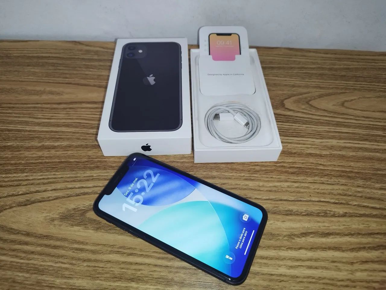iPhone 11 64gb preto todo original - Celulares e Smartphones