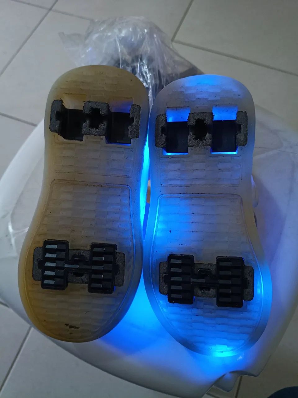Tênis com rodinhas led - Foto 2