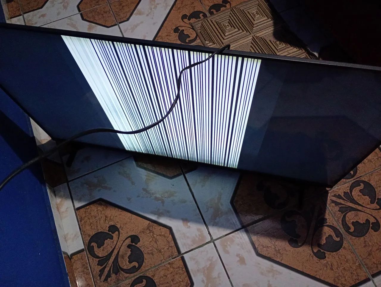 Smart TV Philips 50 polegadas Com Defeito  - Foto 4