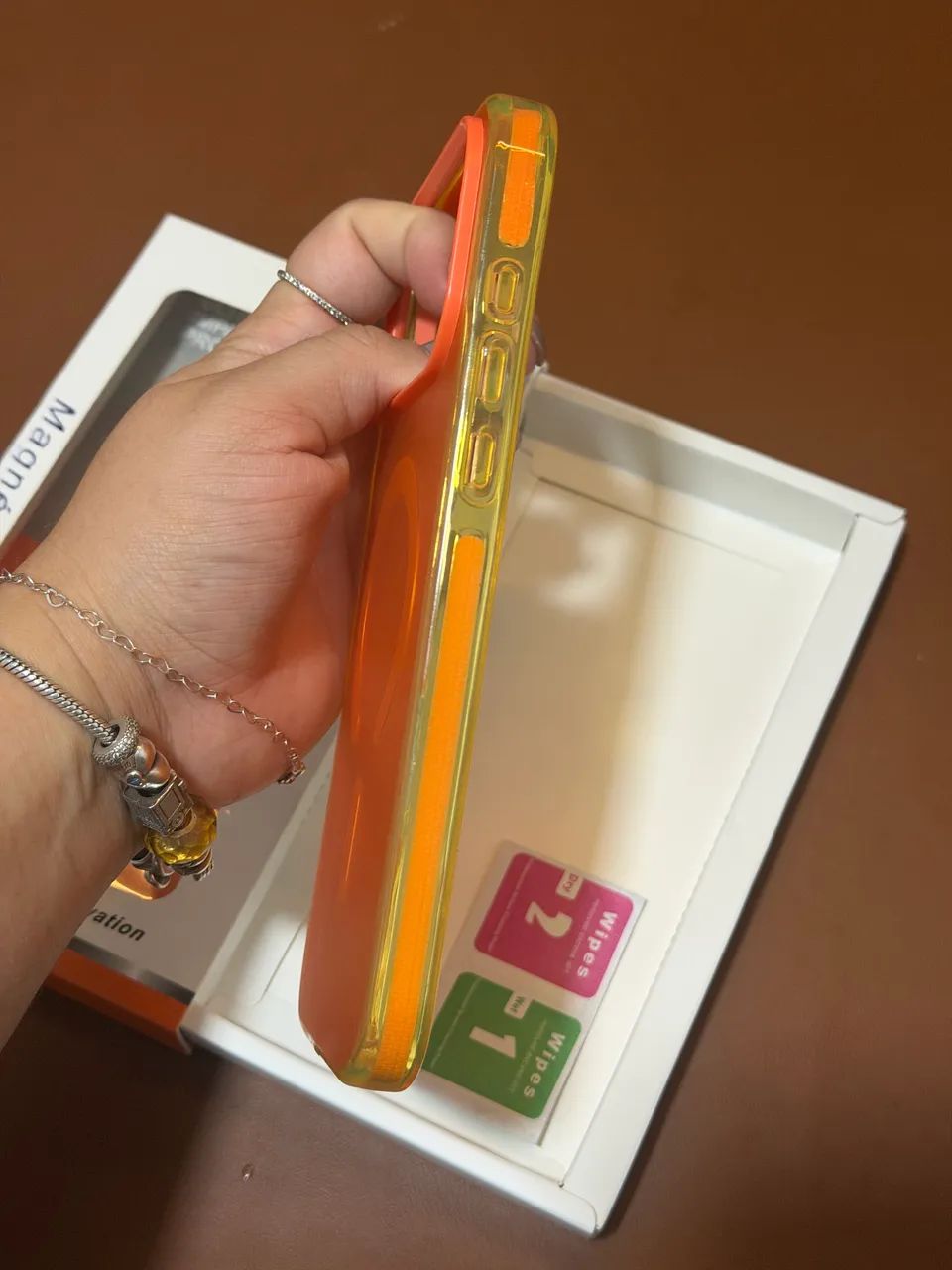 Capa 17 Pro Max bem revestida - Foto 5
