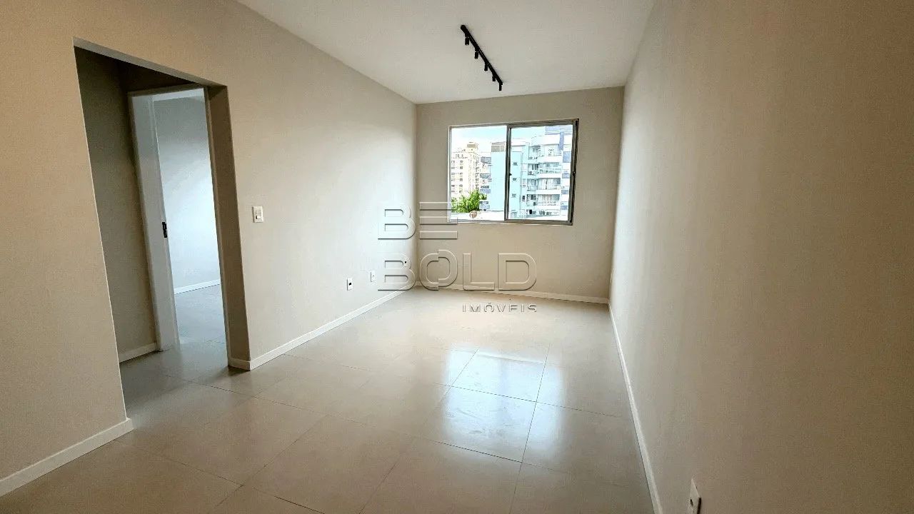 Apartamento reformado 1 dormitório em Coqueiros - Foto 2
