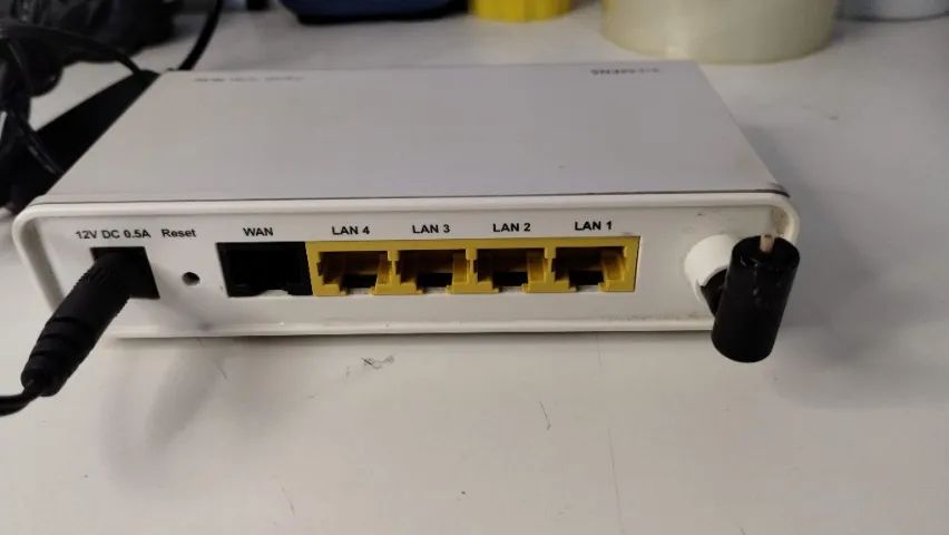 Kit com 3 Roteadores: WRT120N, Gigaset SE361 e Minirouter - Foto 4