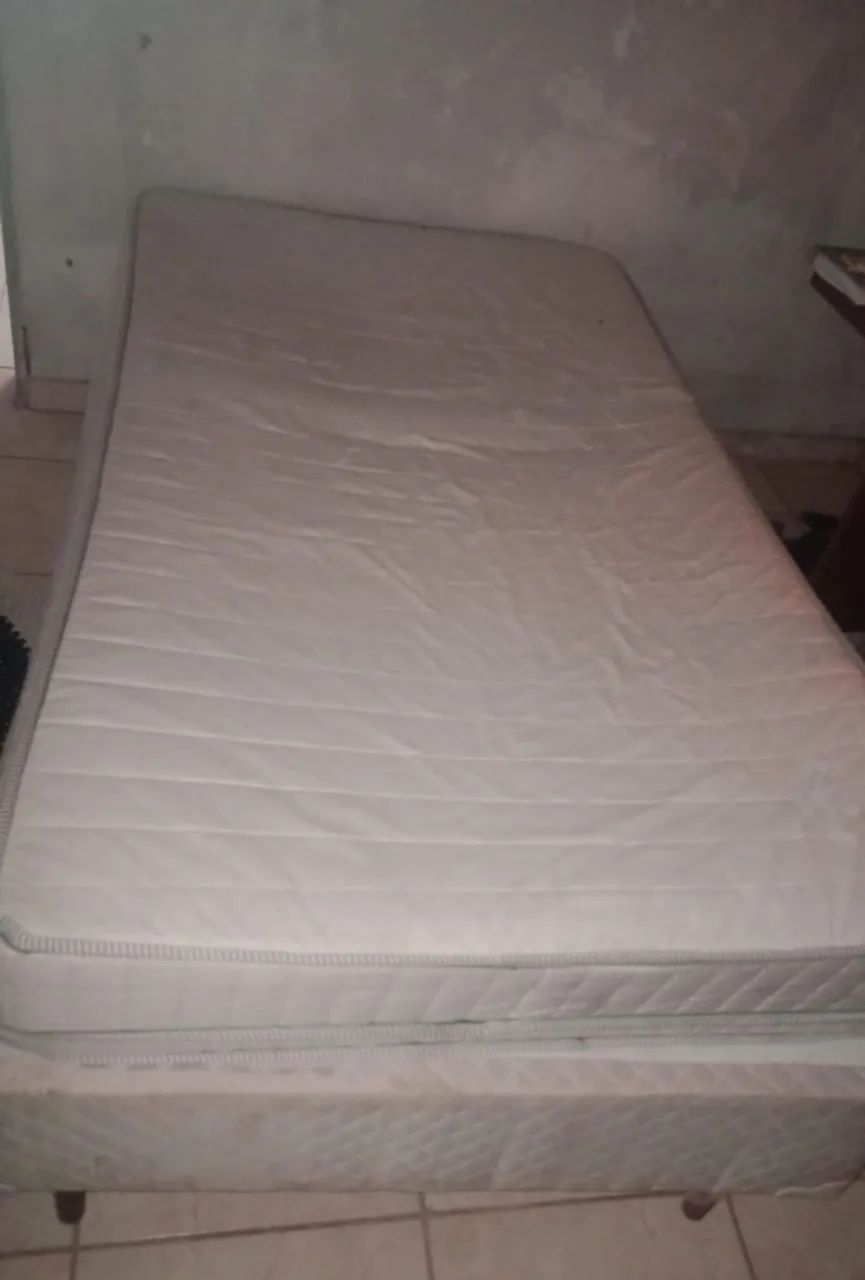 Cama de casal c colchão de molas com parte de baixo tipo gaveta - Foto 3