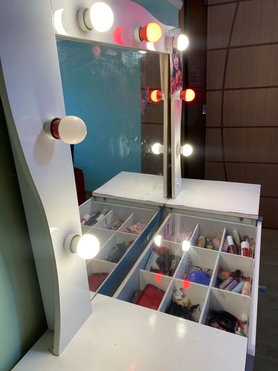 Penteadeira camarim com espelho, iluminação e tampo de vidro - Foto 2