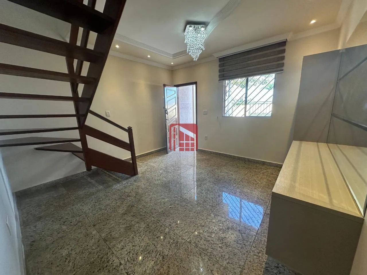 Excelente casa geminada 3 quartos, tríplex Cabral Contagem!! - Foto 2