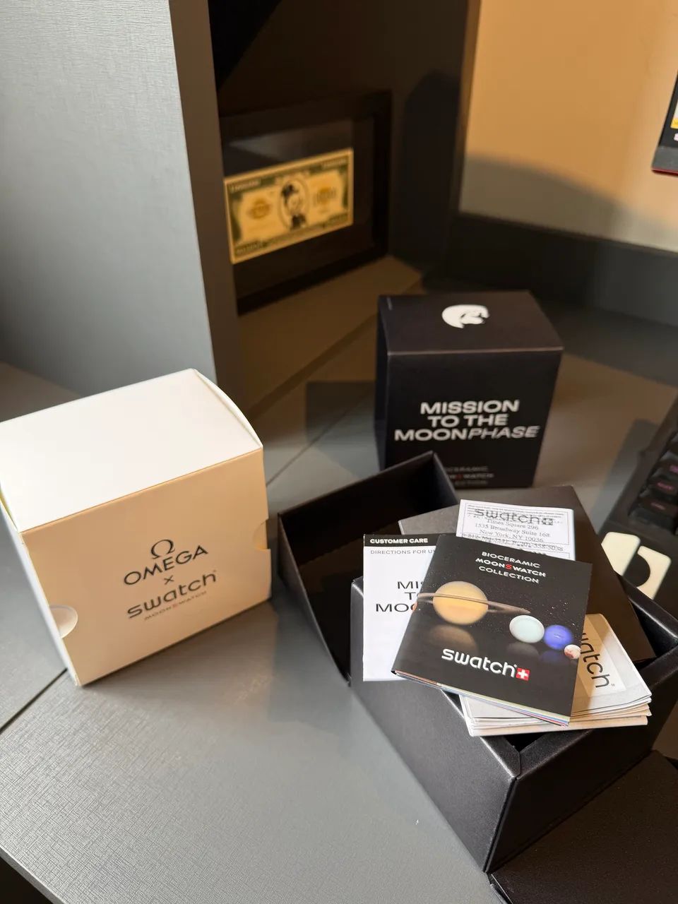 Omega x Swatch MoonSwatch - Mission to the Moonphase ?New Moon? (Snoopy) - Foto 4