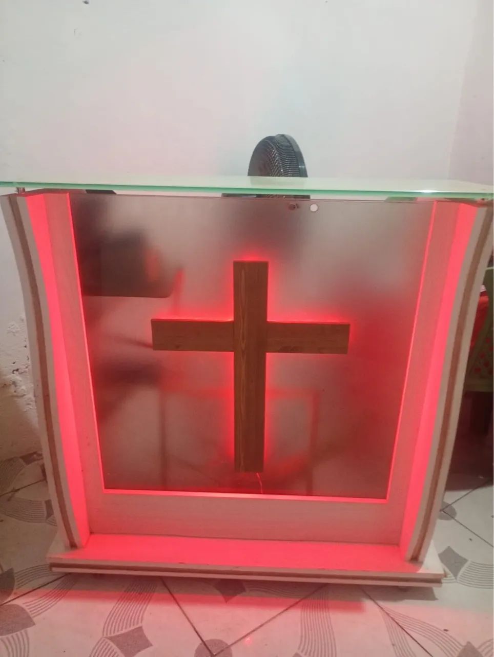 Vendo pulpito de Mdf com led - Foto 3