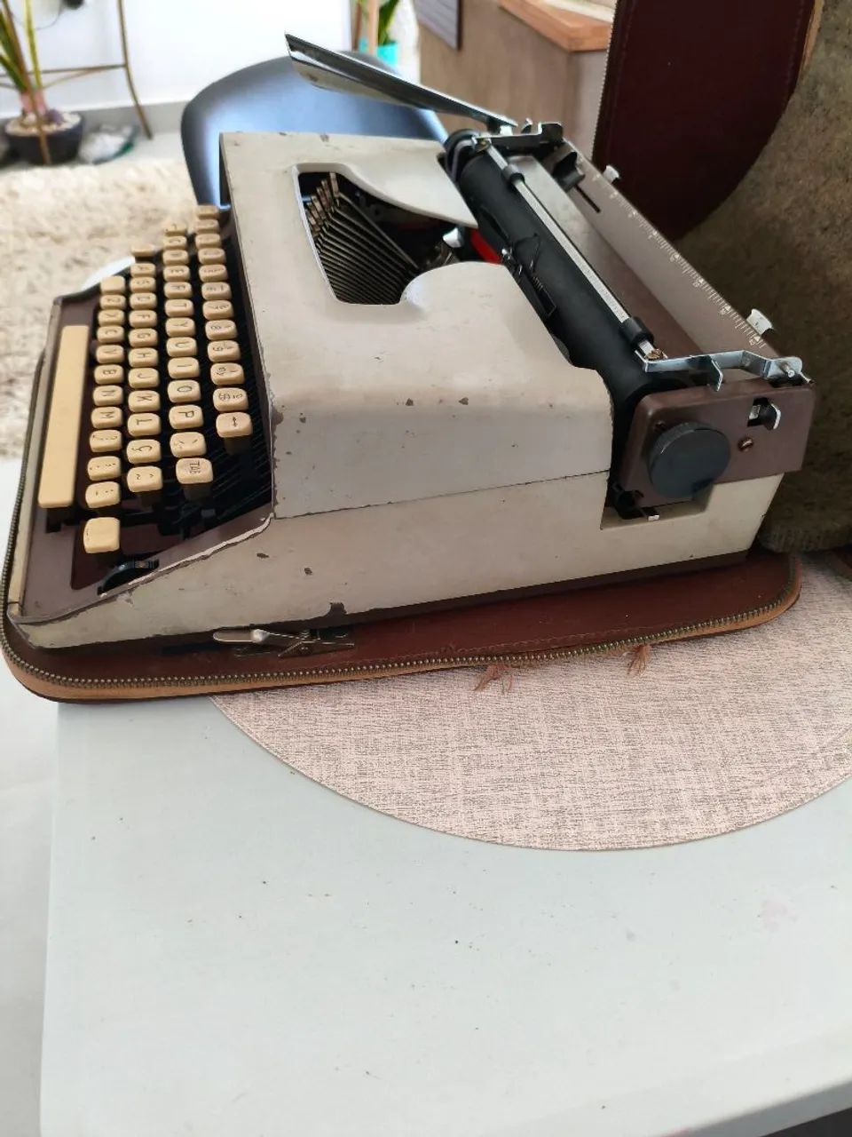 Máquina de Escrever REMINGTON MONARCH - Foto 4