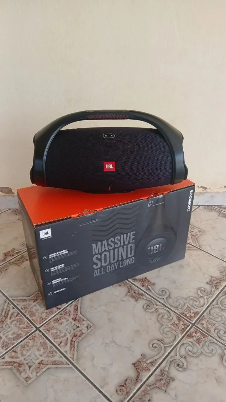 Vendo JBL BOOMBOX 2 semi nova com pouco uso 