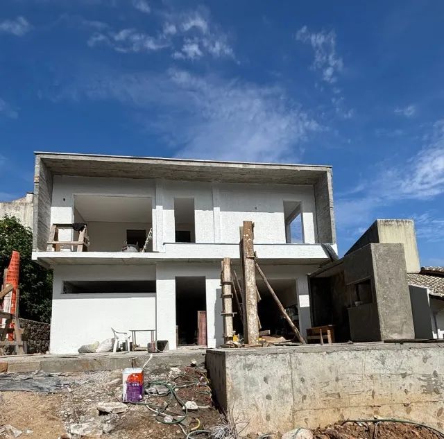 Casa Alto Padrão | 3 Suítes | Piscina com Spa | 500m da UFSC - Foto 2