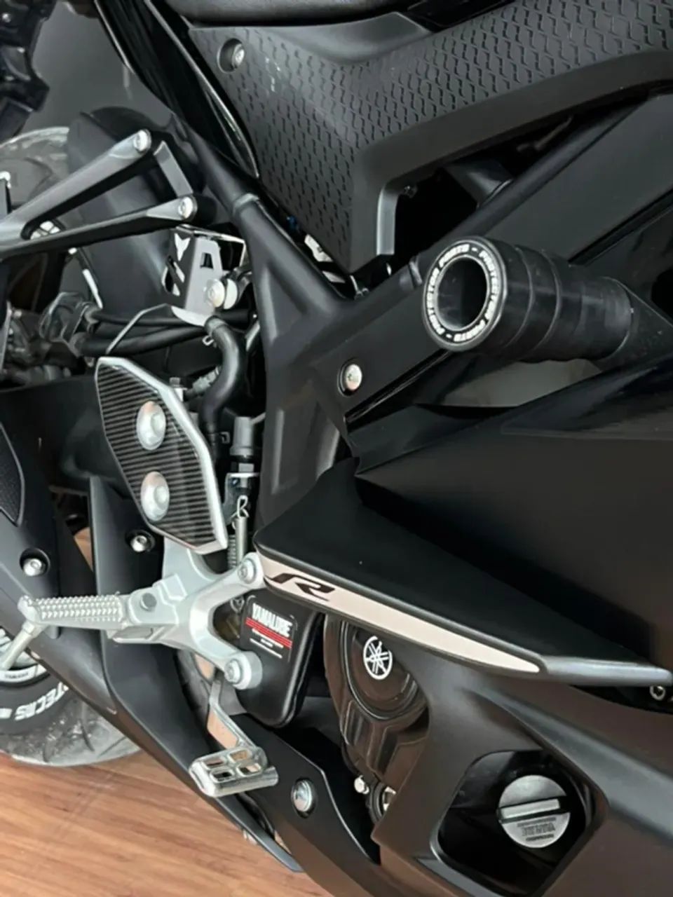 YAMAHA YZF-R3 PRETA 2025 - Foto 5
