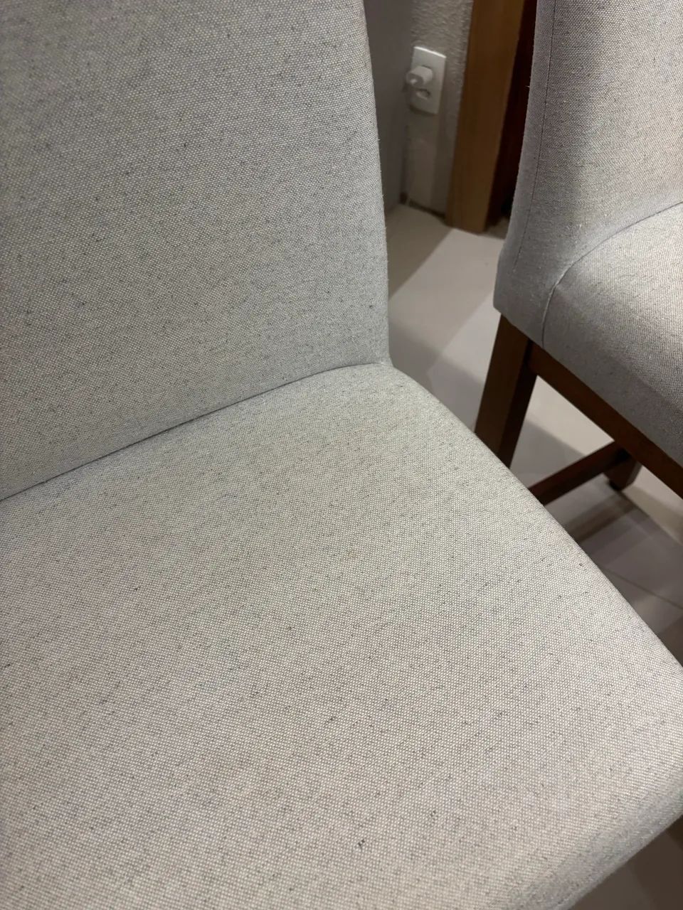Kit duas banquetas de linho com madeira maciça  - Foto 4