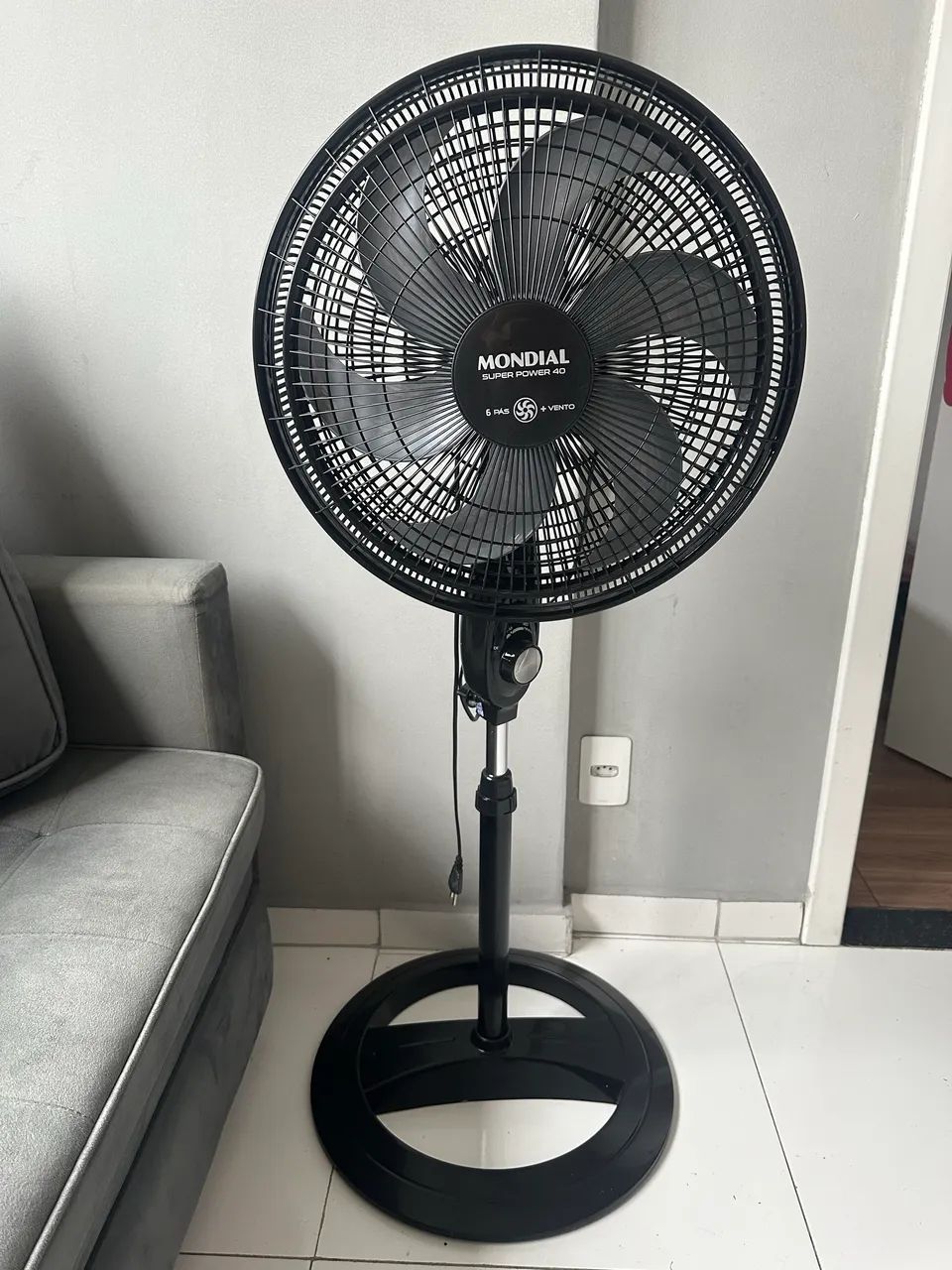 Ventiladores Coluna e Mesa Mondial