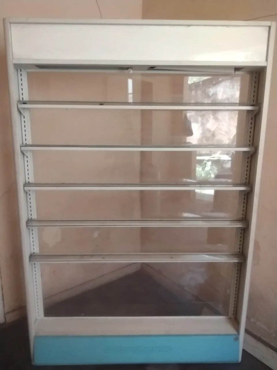 Estante vitrine tipo drogaria