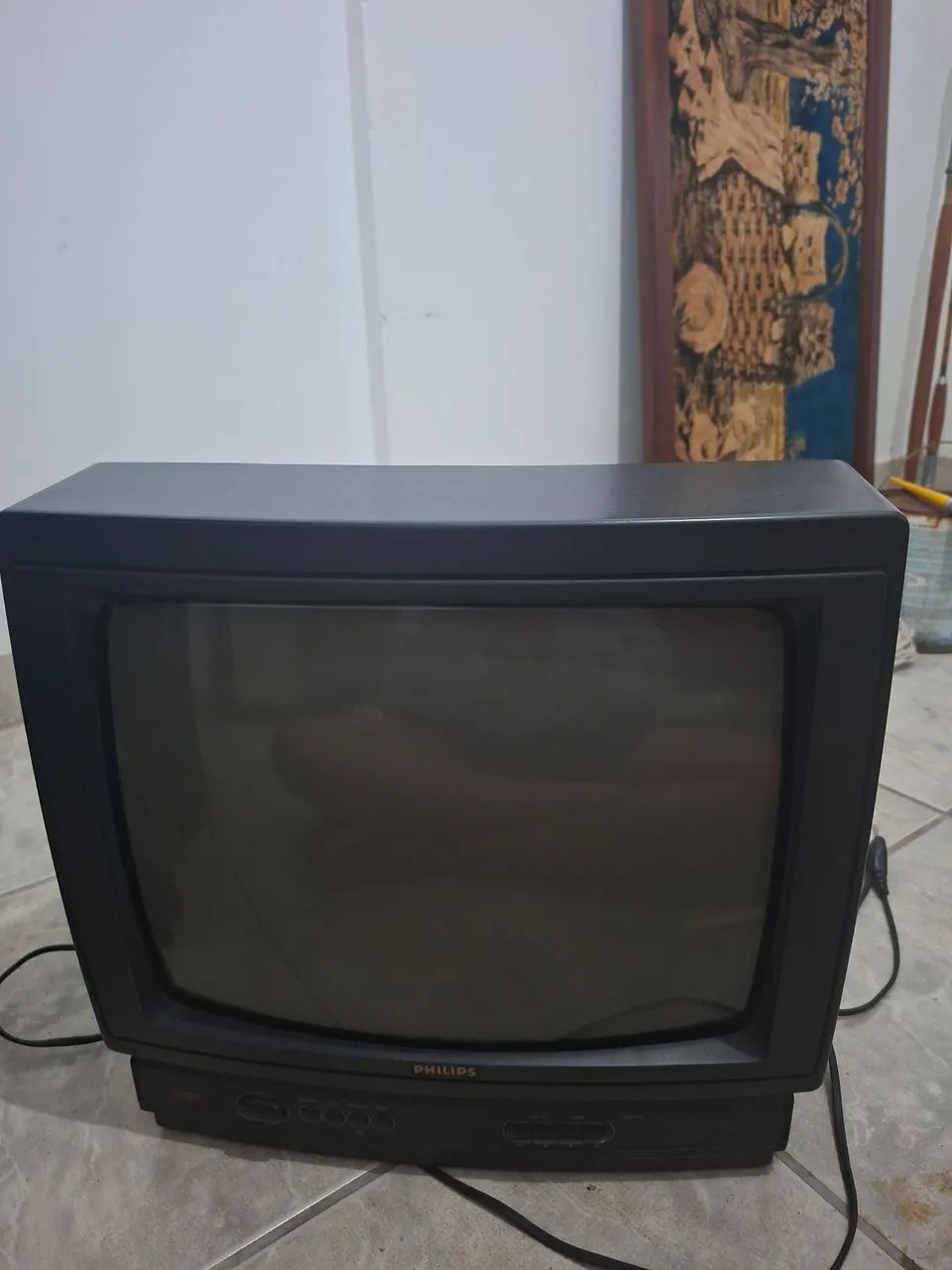 televisão antiga de tubo (CRT) da Philips 14 polegadas