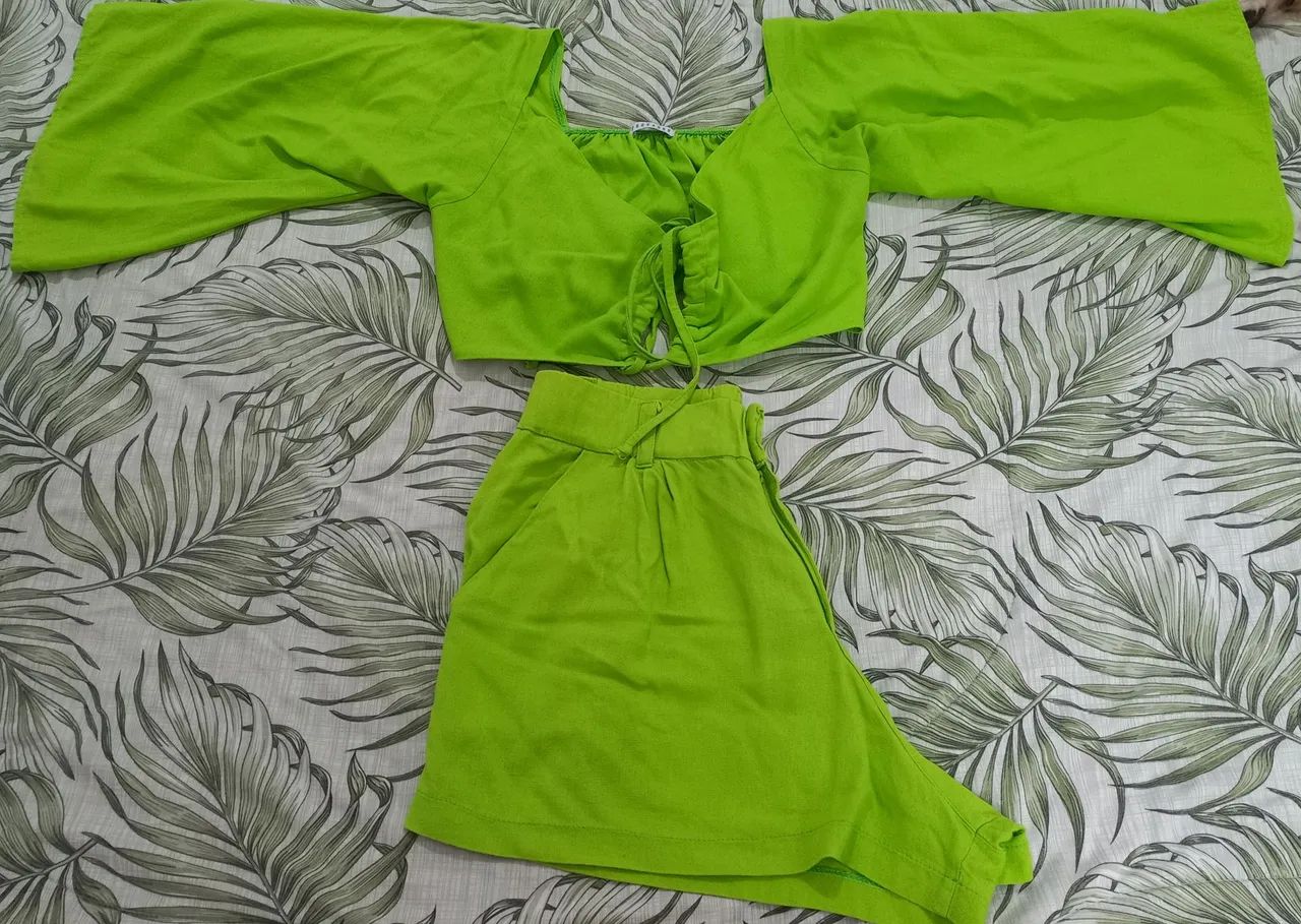 Conjunto em viscose e linho veste do 38 a 40,usado uma vez. 