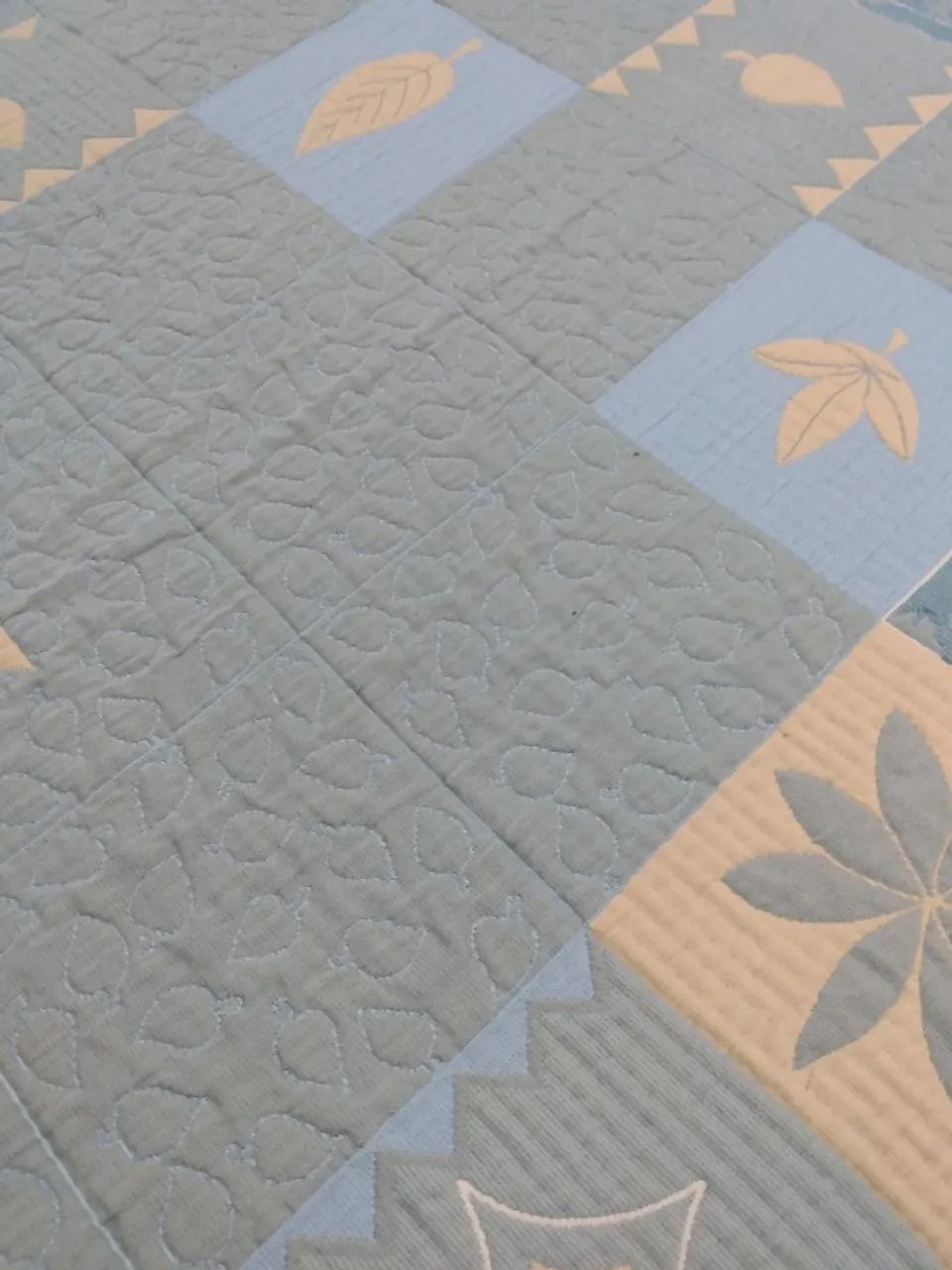 Cobre leito Casal King dupla face - Estampado Folhas e Estrela - Foto 5