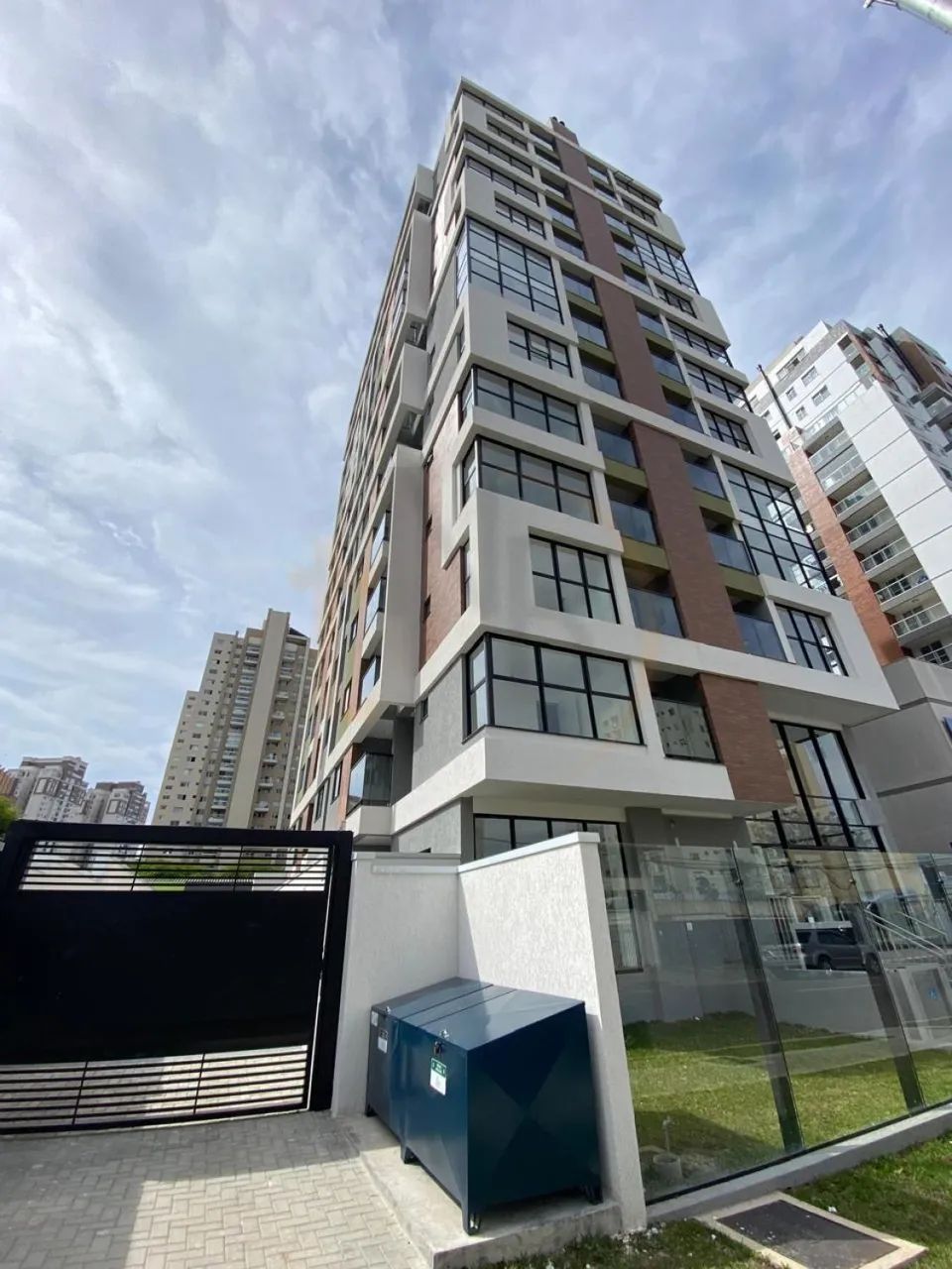 Apartamento de um dormitório com sacada com churrasqueira - Foto 2