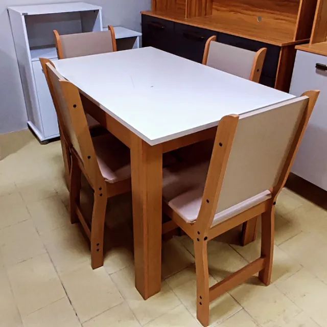 Mesa de jantar 4 cadeiras