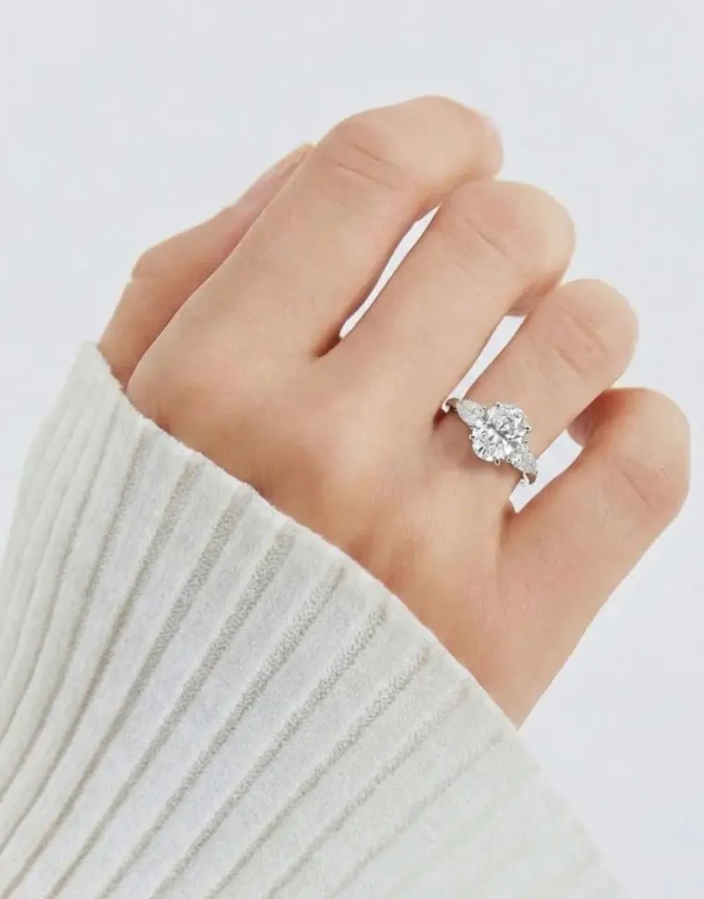 Anel Oval Moissanite 