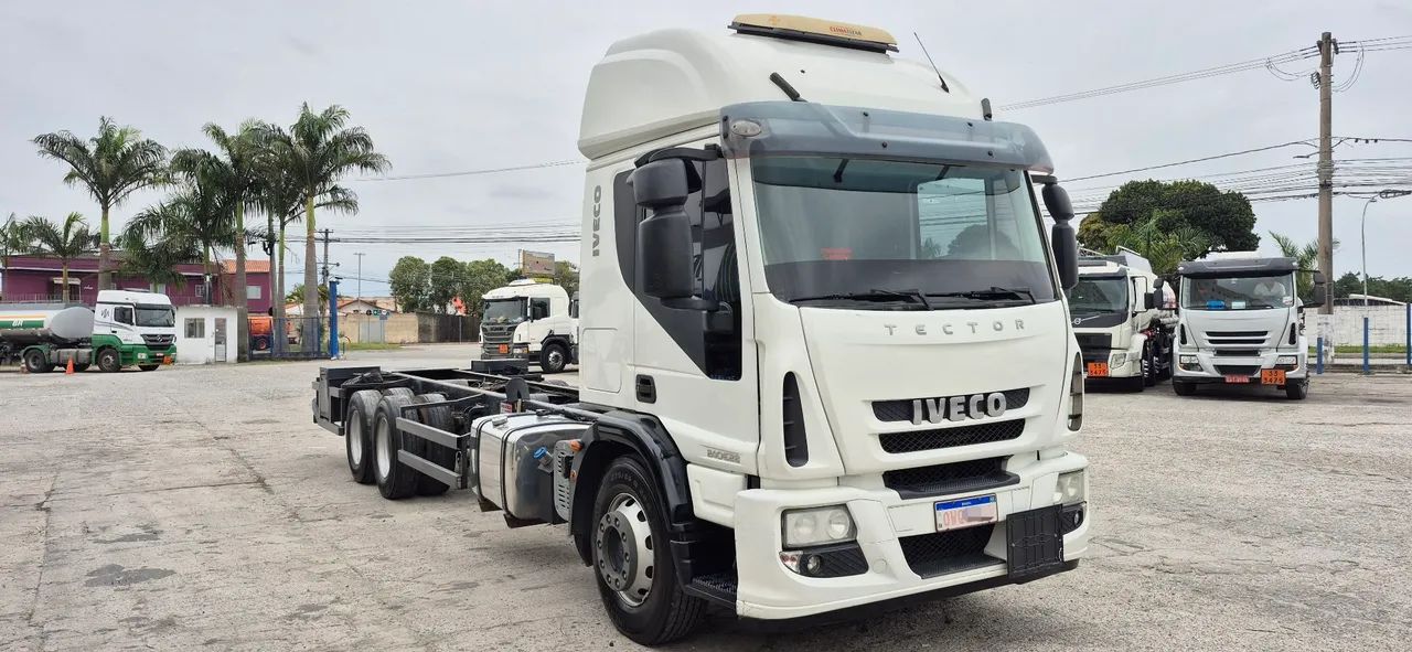Iveco Tector 240E28 BAIXO KM