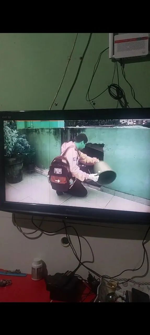 Vendo TV Panasonic 32 polegadas para concerto, imagem esverdeada mas funcinando - Foto 3