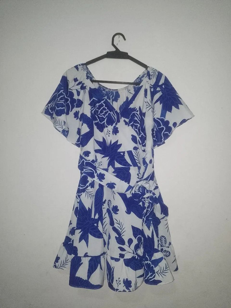 Vestido Plus Size Branco e Azul Floral - Foto 2