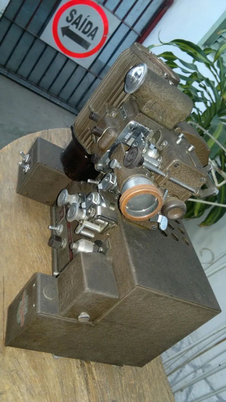 Projetor 16mm Bell & Howell - Foto 3