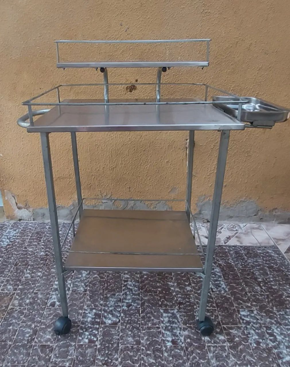 Carrinho de auxiliar/curativo  - Foto 2