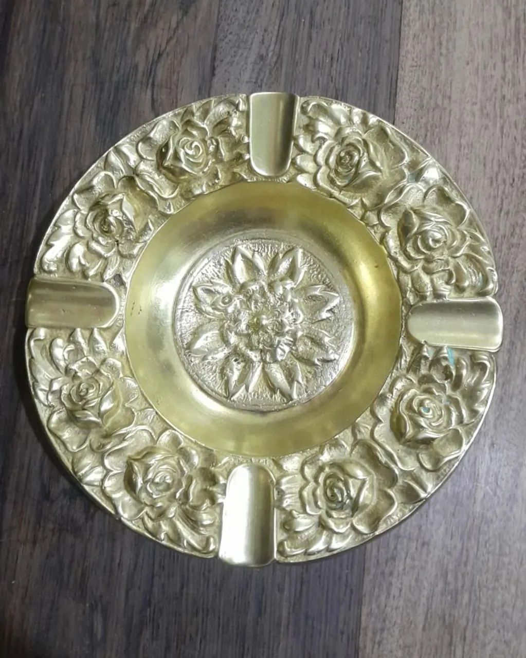 Antigo cinzeiro de bronze 