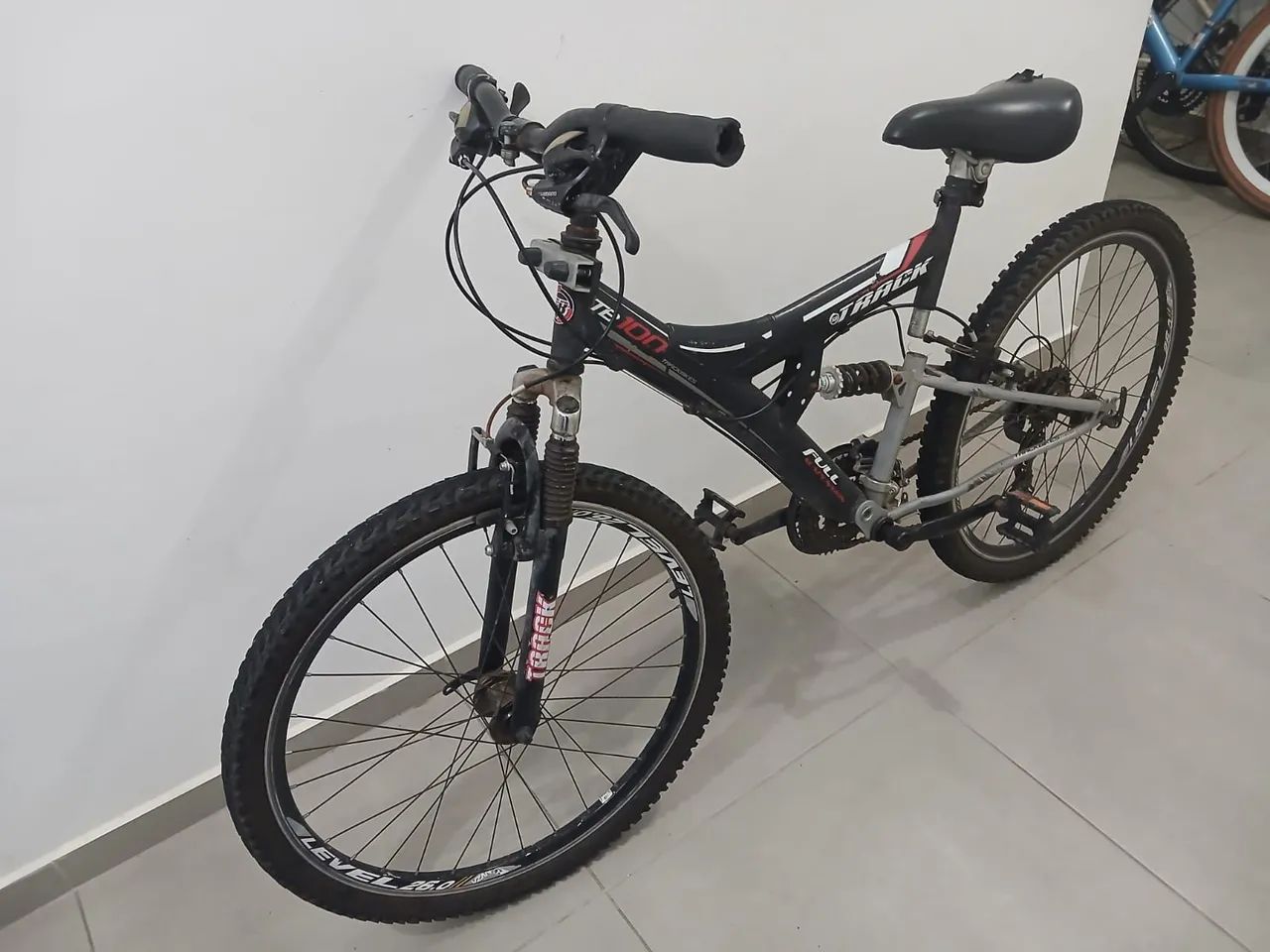 Bicicleta aro 26 Track usada - Foto 2