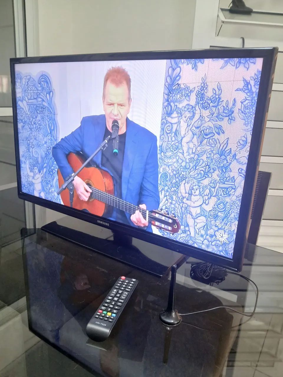 Tv sansung 32 digital com pezinho controle 