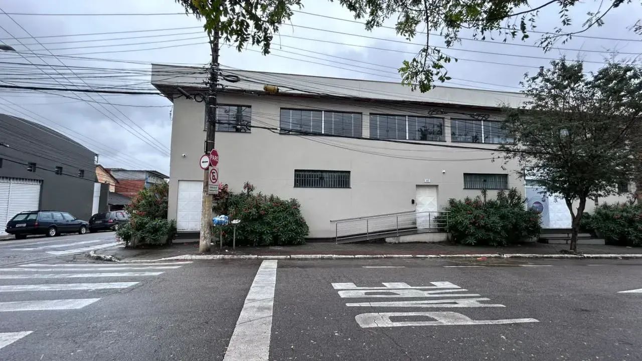 Imóvel para aluguel possui 260 metros quadrados com 5 quartos - Foto 4