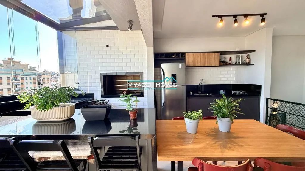 Cobertura à venda e Locação, Coqueiros, com 3 suítes, com 142.89 m²