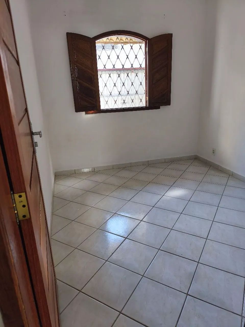 Casa 2Q térrea garagem coberta Av. serra dourada  - Foto 2
